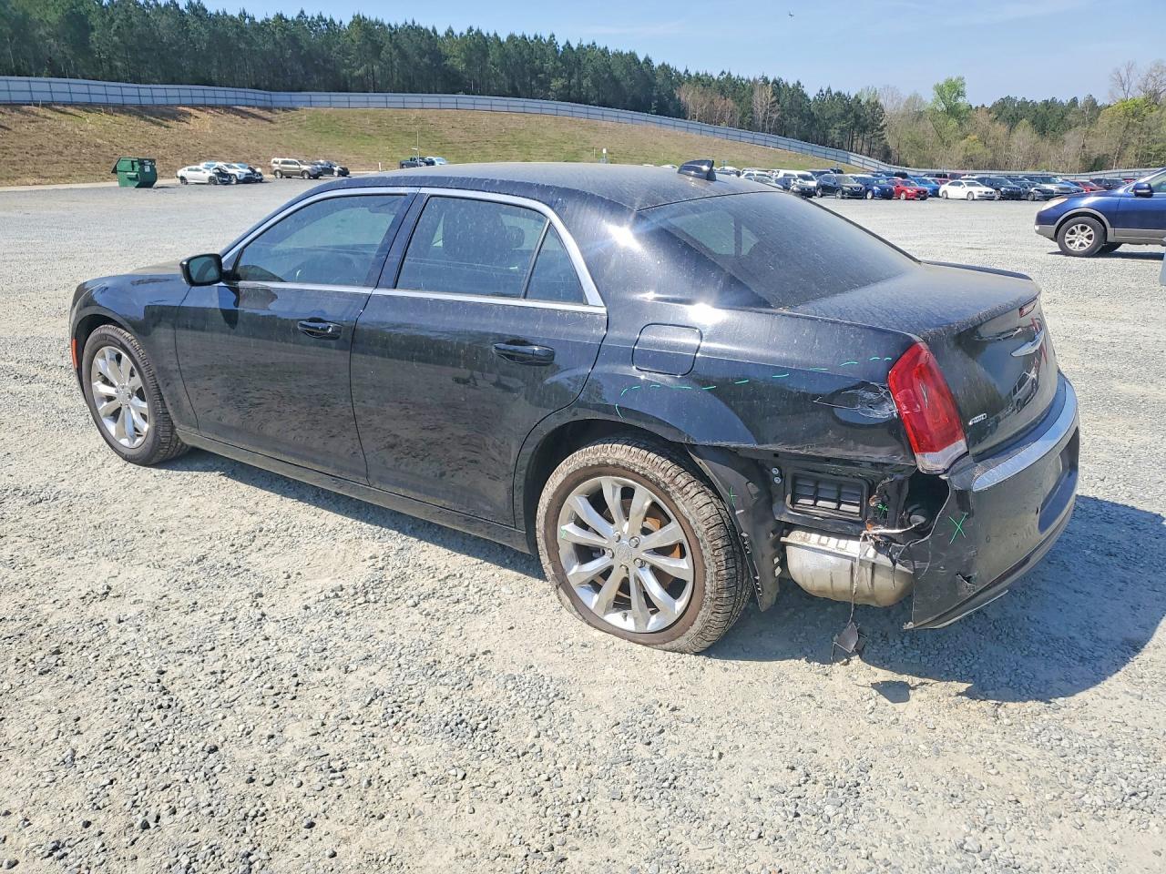 2018 Chrysler 300 Touring - Image 2
