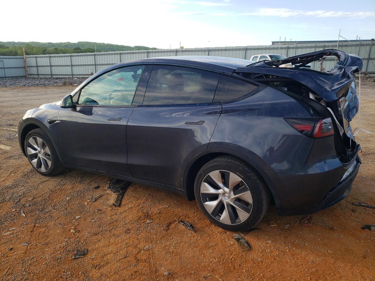 2023 Tesla Model Y - Фото 2