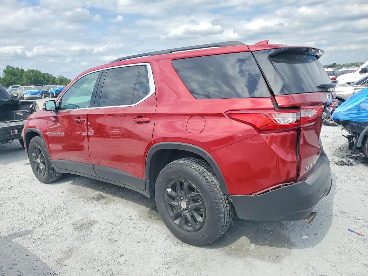 2020 Chevrolet Traverse Lt - Фото 2