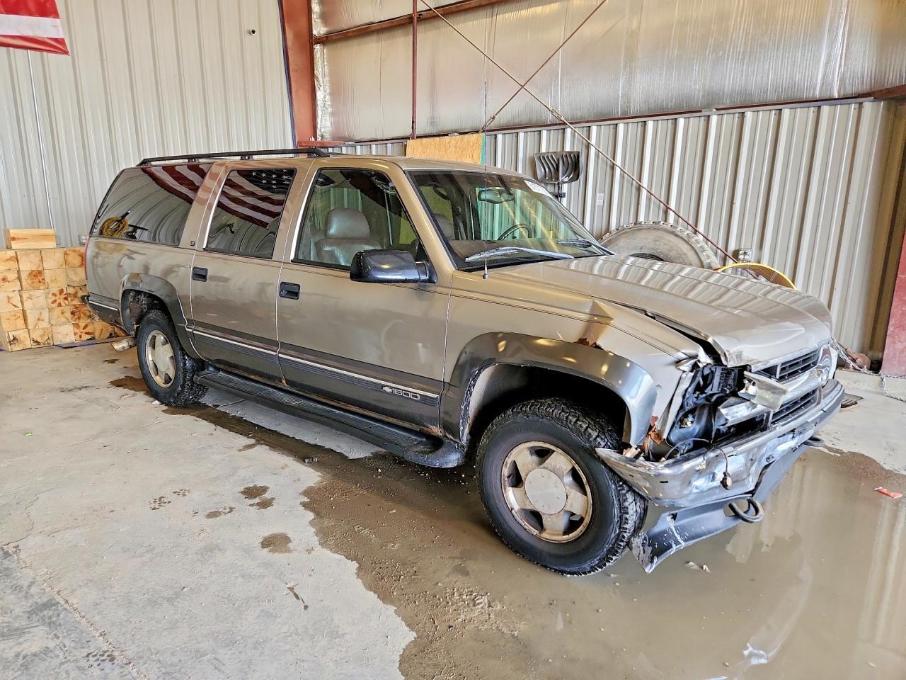 1999 Chevrolet Suburban K1500 - Image 4