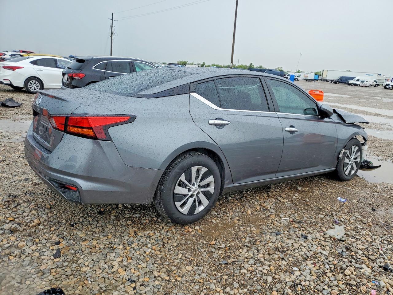 2020 Nissan Altima S - Фото 3
