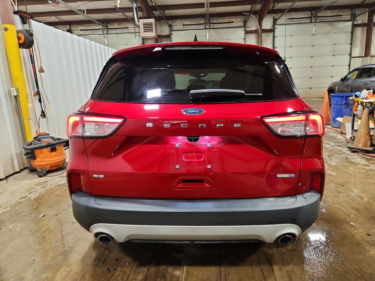 2020 Ford Escape Se - Фото 6