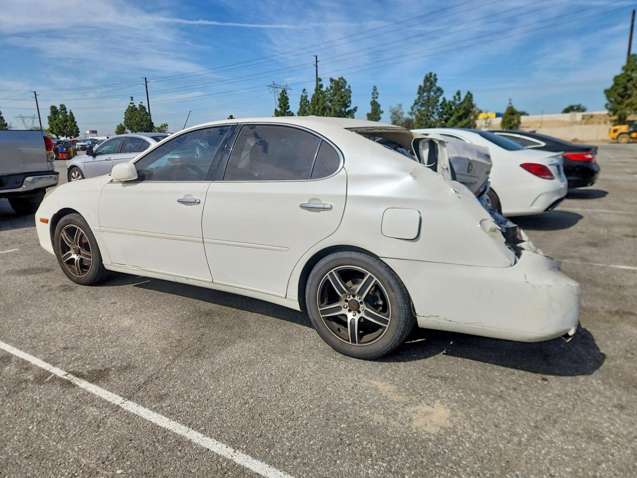 2005 Lexus Es - Image 2