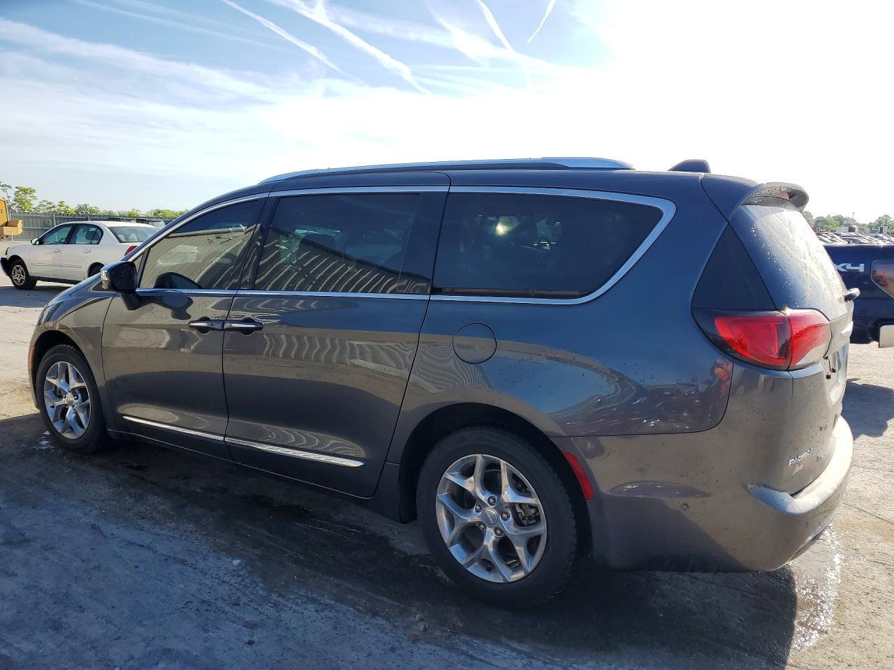 2018 Chrysler Pacifica Limited - Image 2