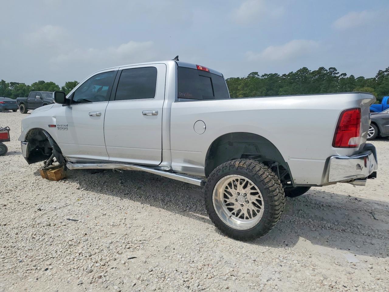 2018 Ram 1500 Slt - Image 2