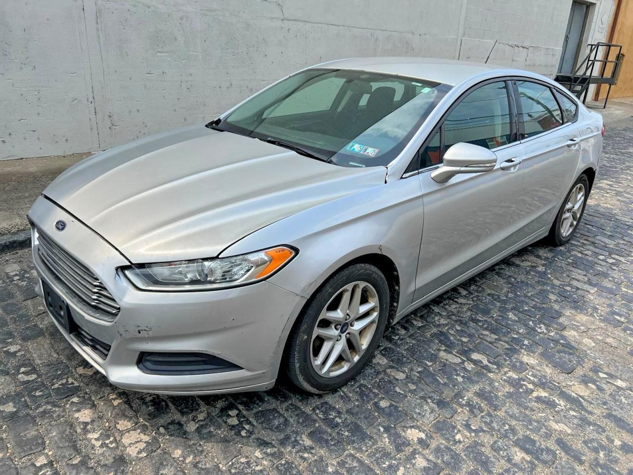 2013 Ford Fusion Se - Фото 2