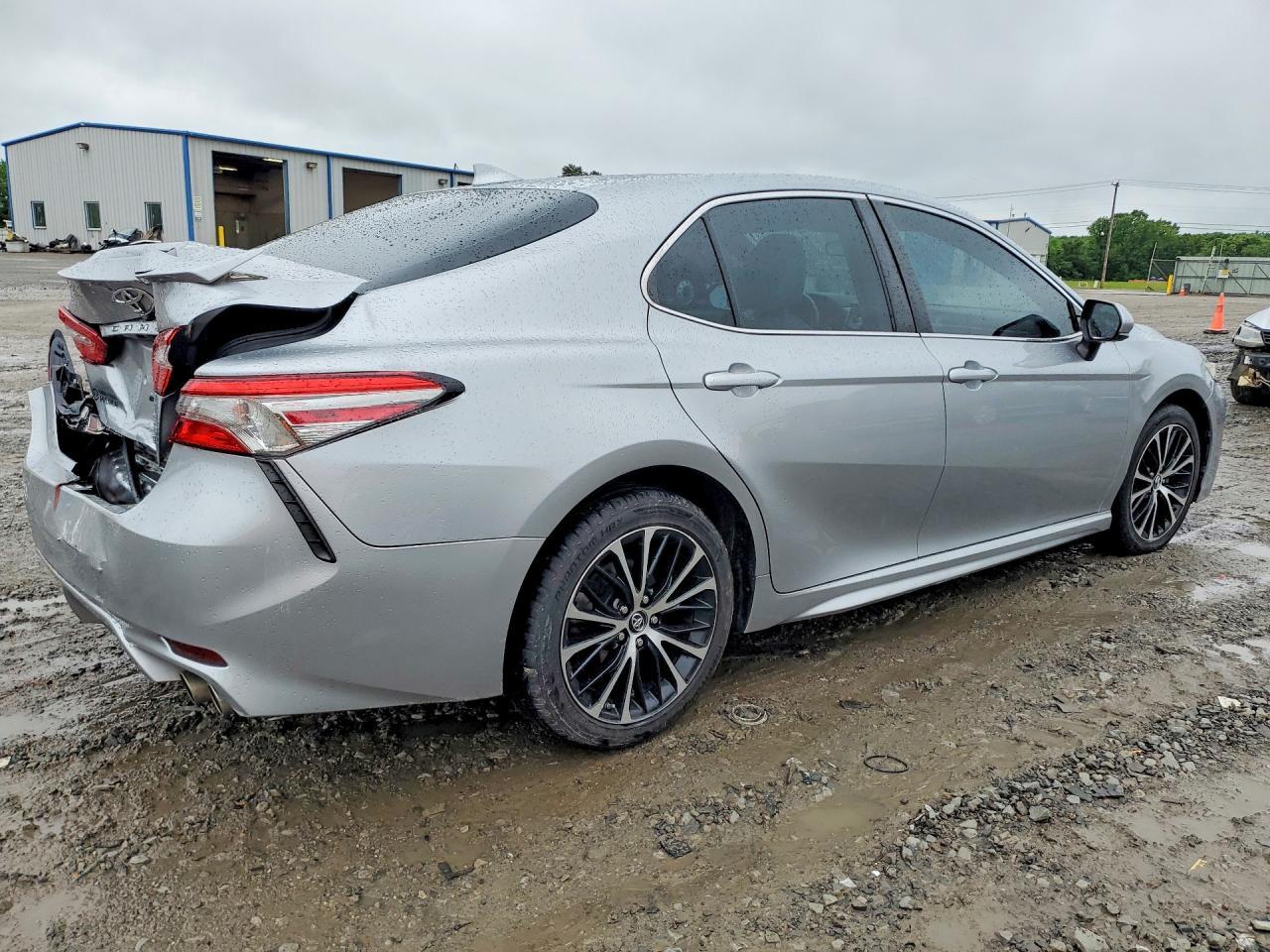 2019 Toyota Camry/Se/L - Image 3
