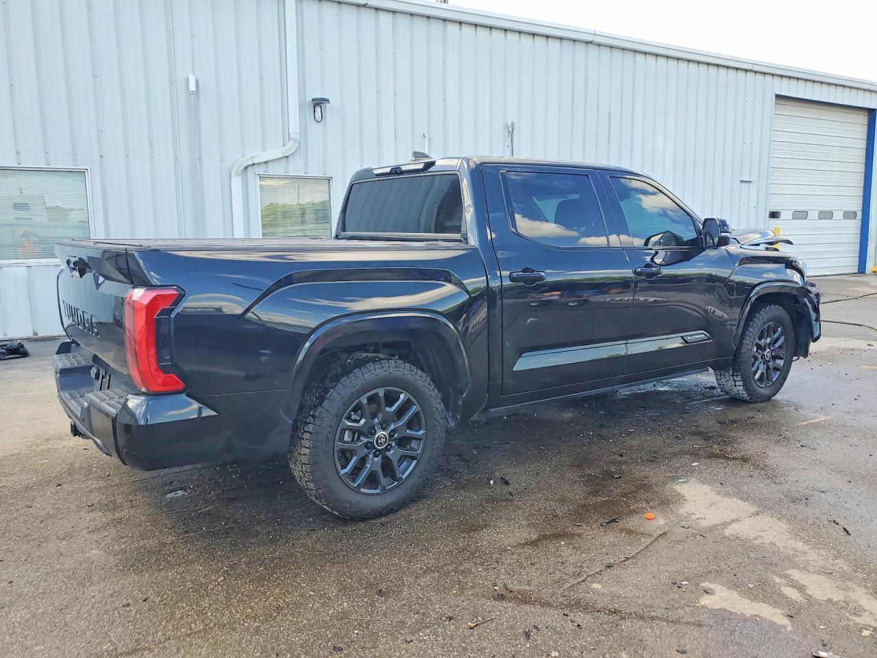 2024 Toyota Tundra Platinum - Image 3