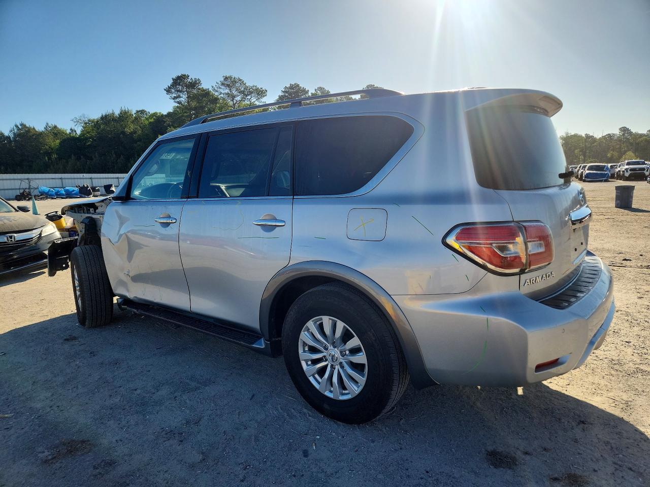 2018 Nissan Armada Sv - Image 2