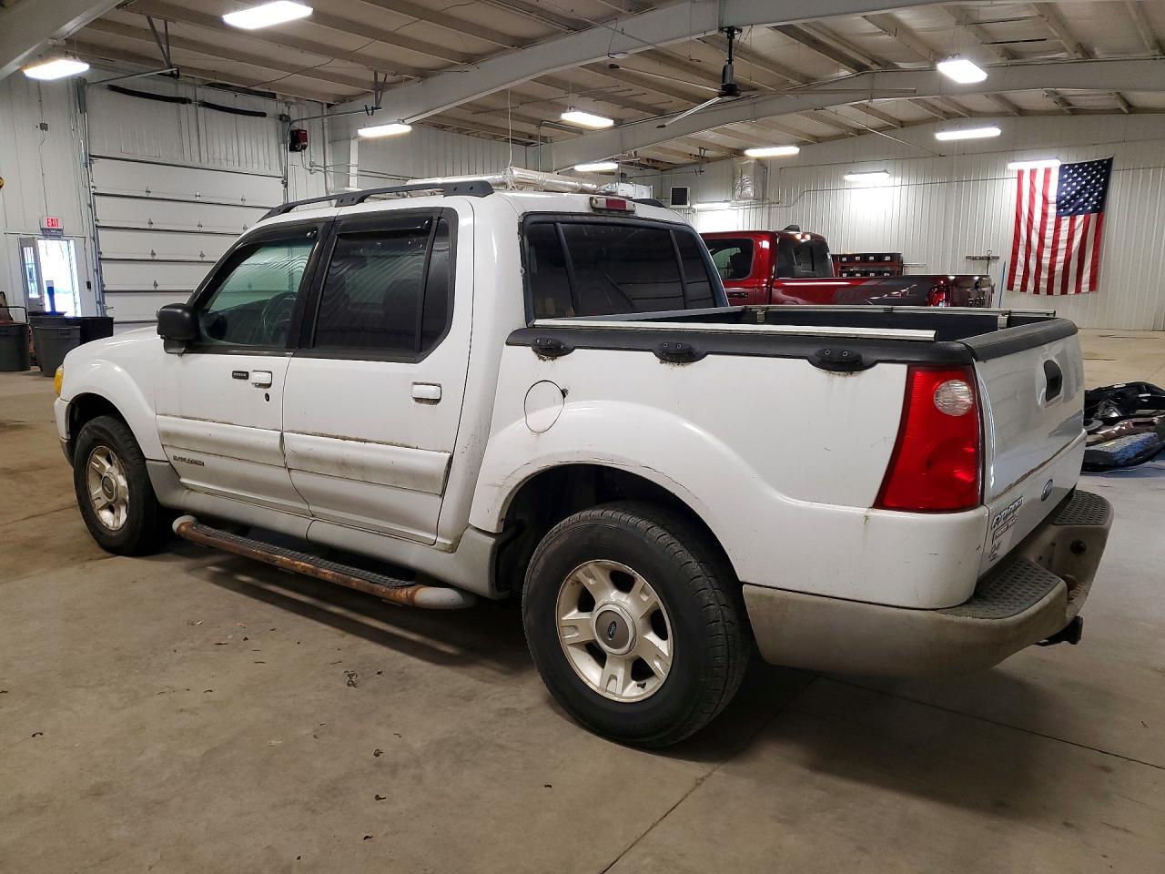 2002 Ford Explorer Sport Trac - Фото 2