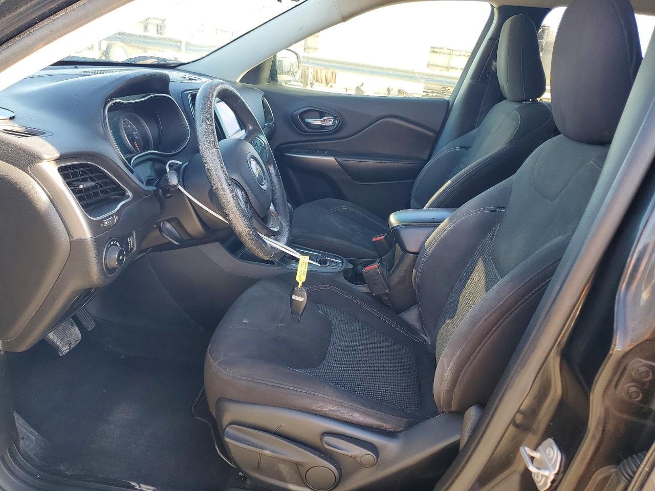 2019 Jeep Cherokee Latitude - Image 7