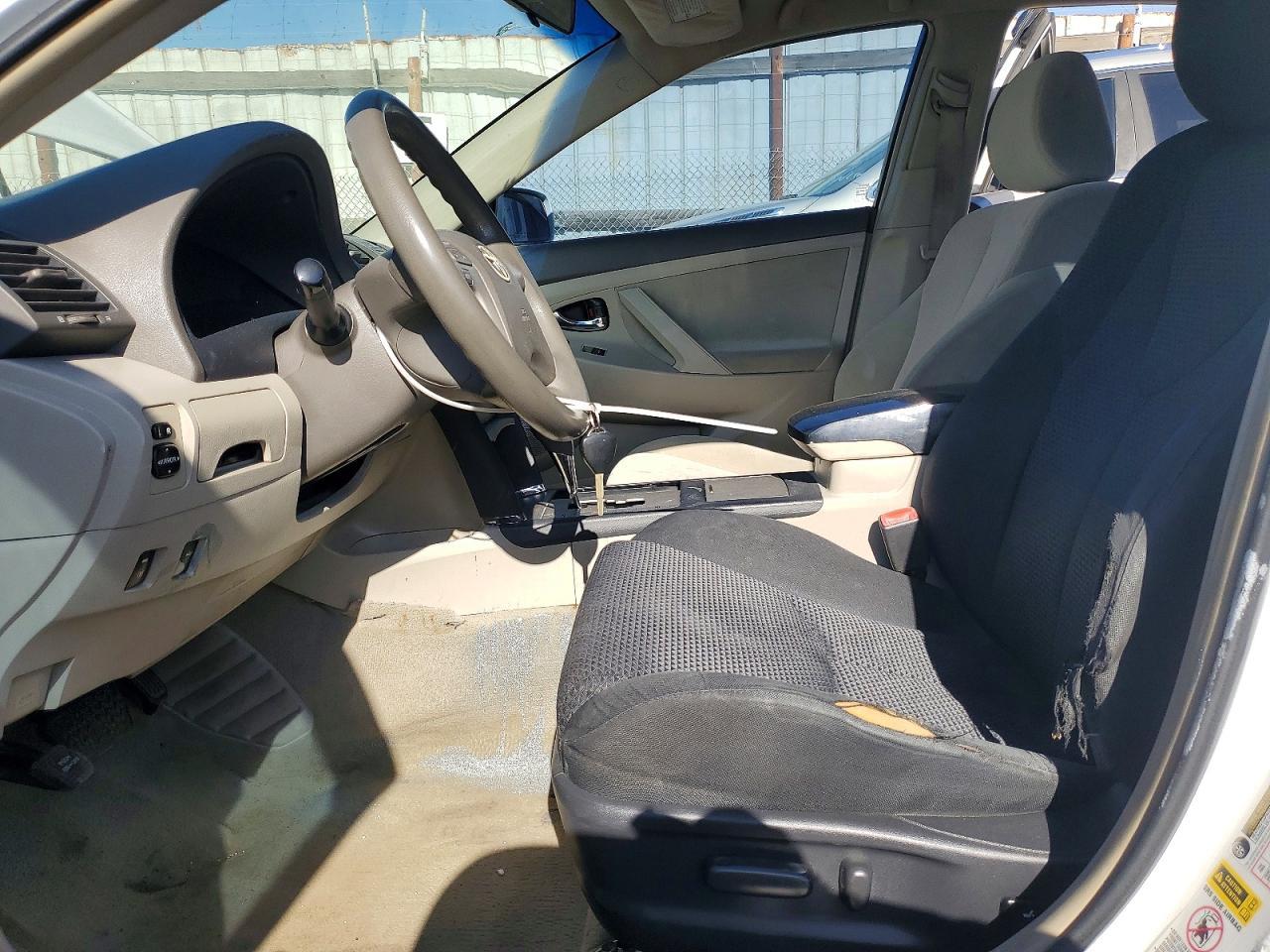 2011 Toyota Camry Le - Image 7
