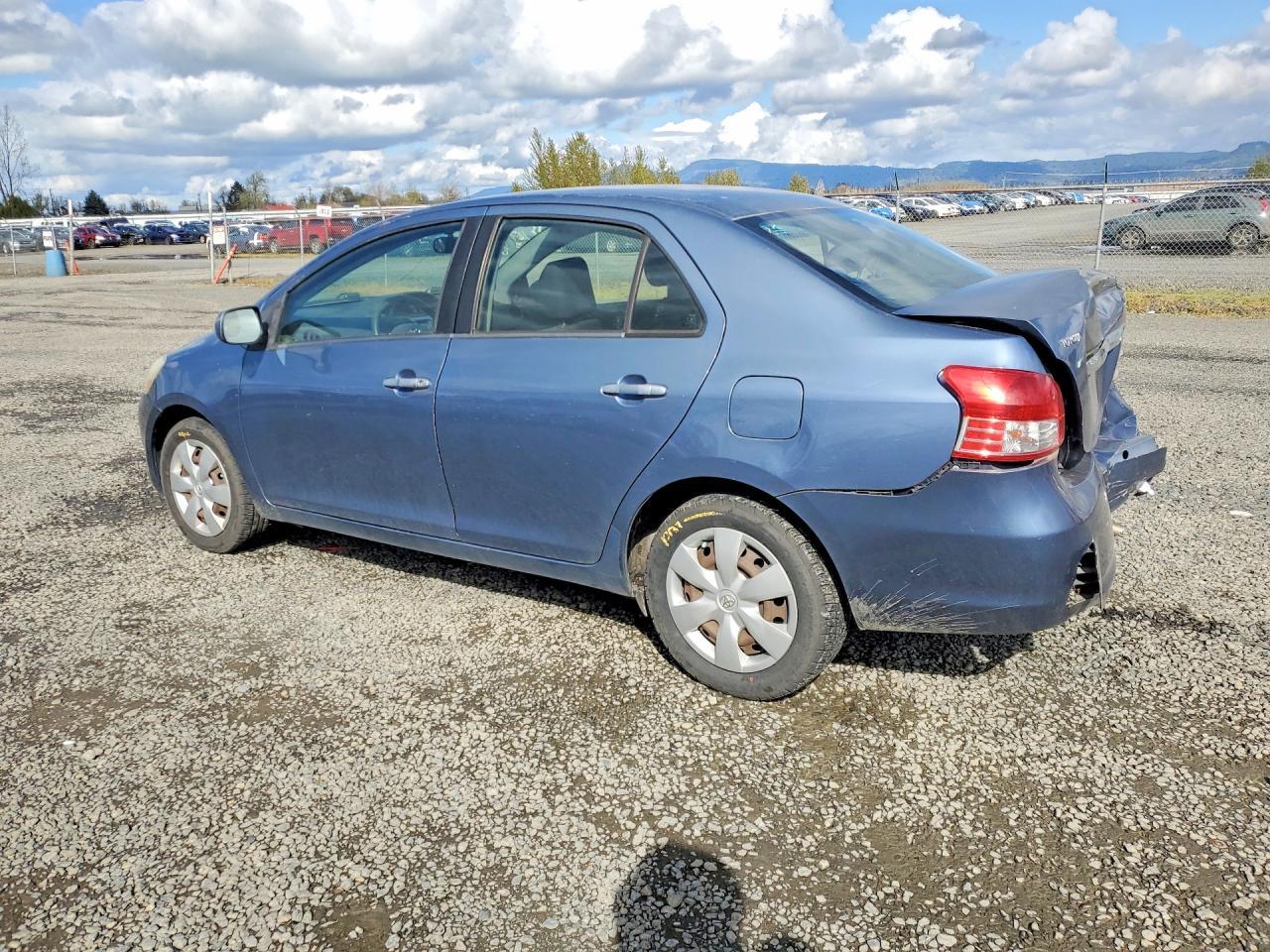 2007 Toyota Yaris Base - Image 2