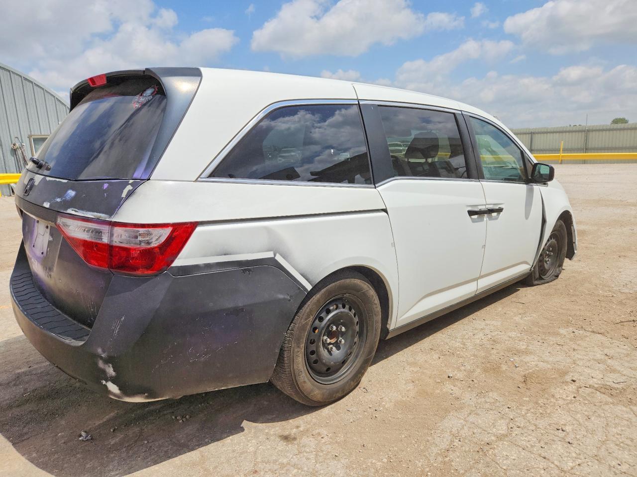 2013 Honda Odyssey Lx - Image 3