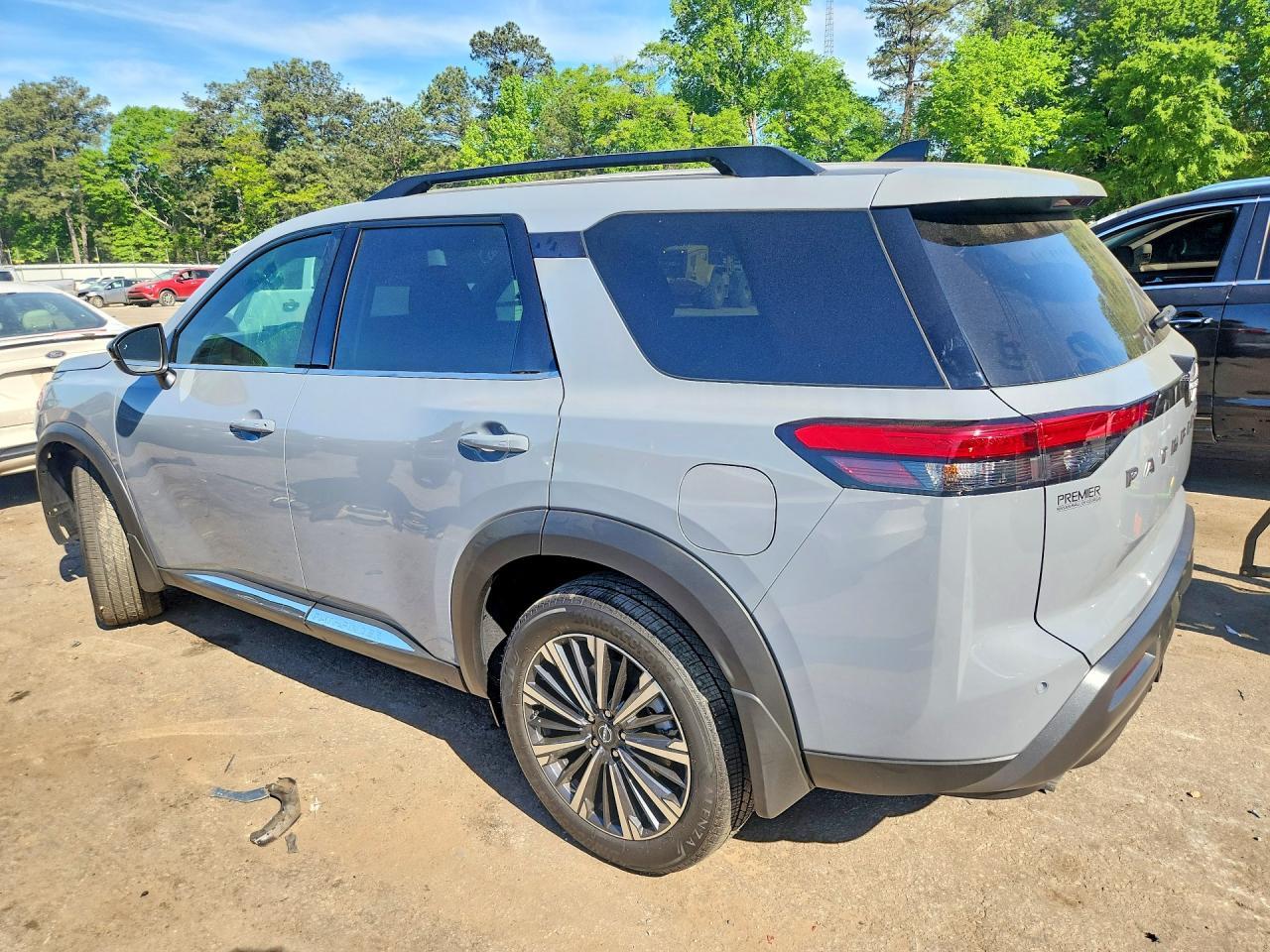 2026 Nissan Pathfinder Platinum - Фото 2