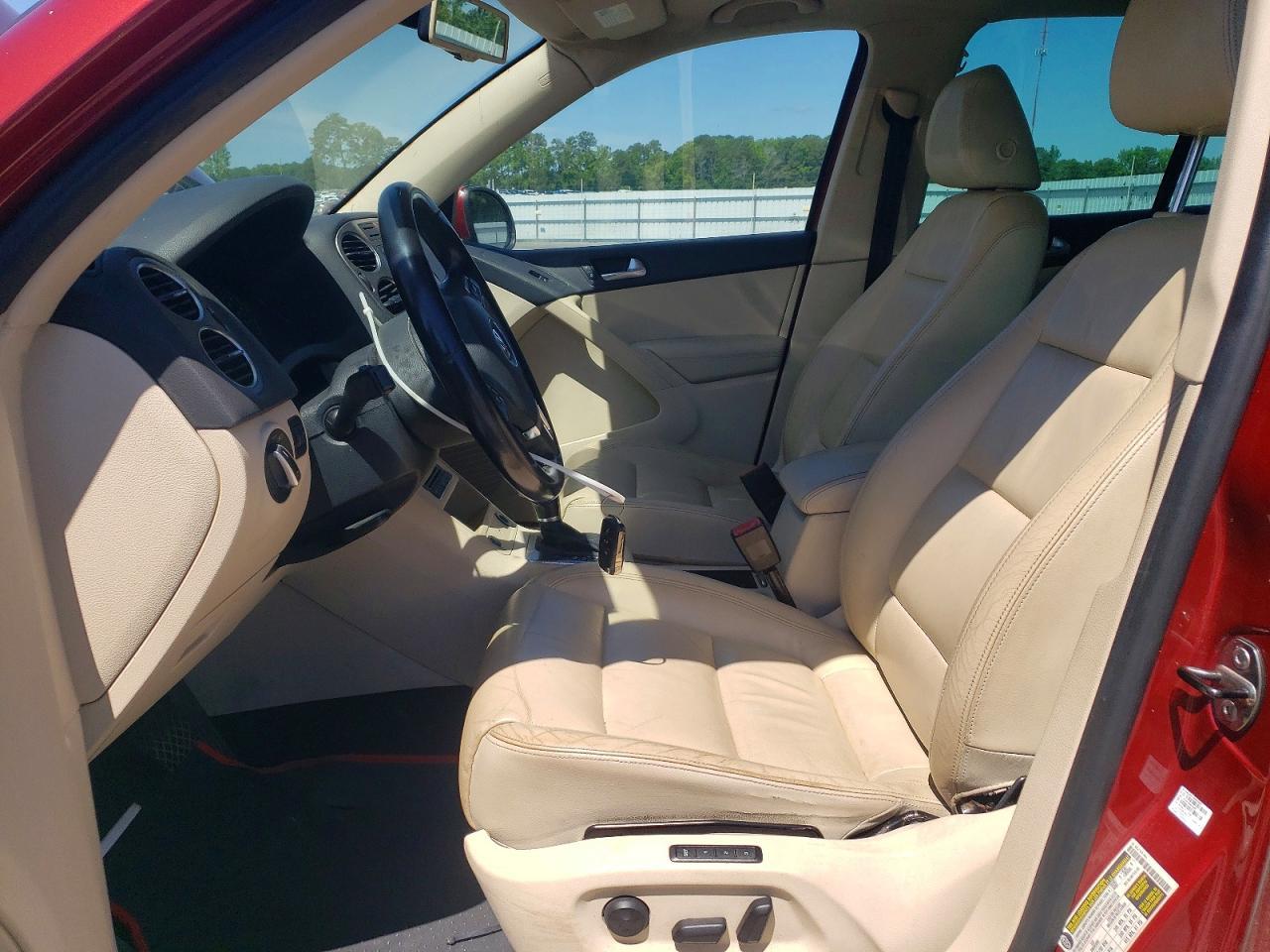 2011 Volkswagen Tiguan S - Image 7