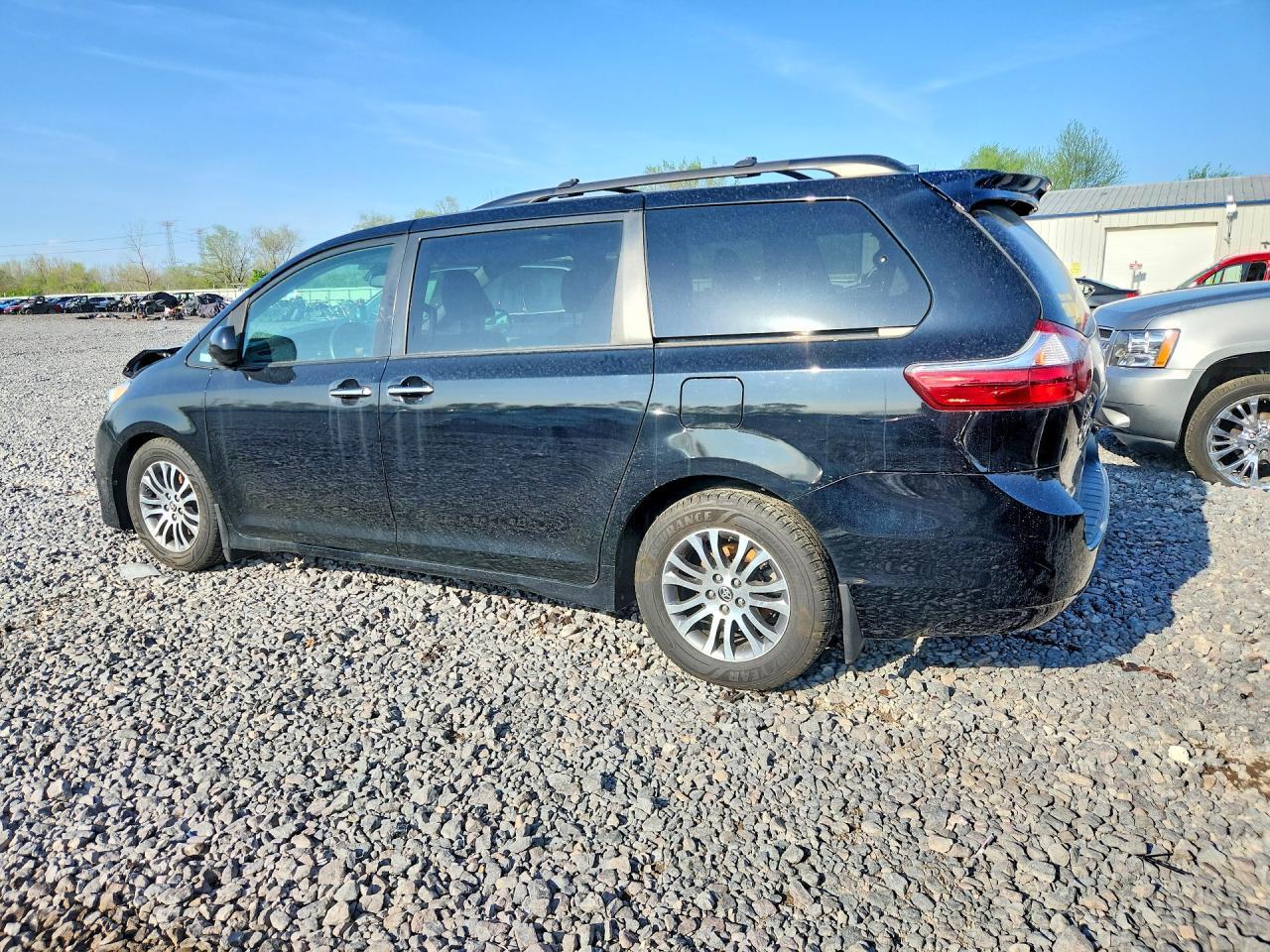 2020 Toyota Sienna Xle Premium 8-Passenger - Фото 2