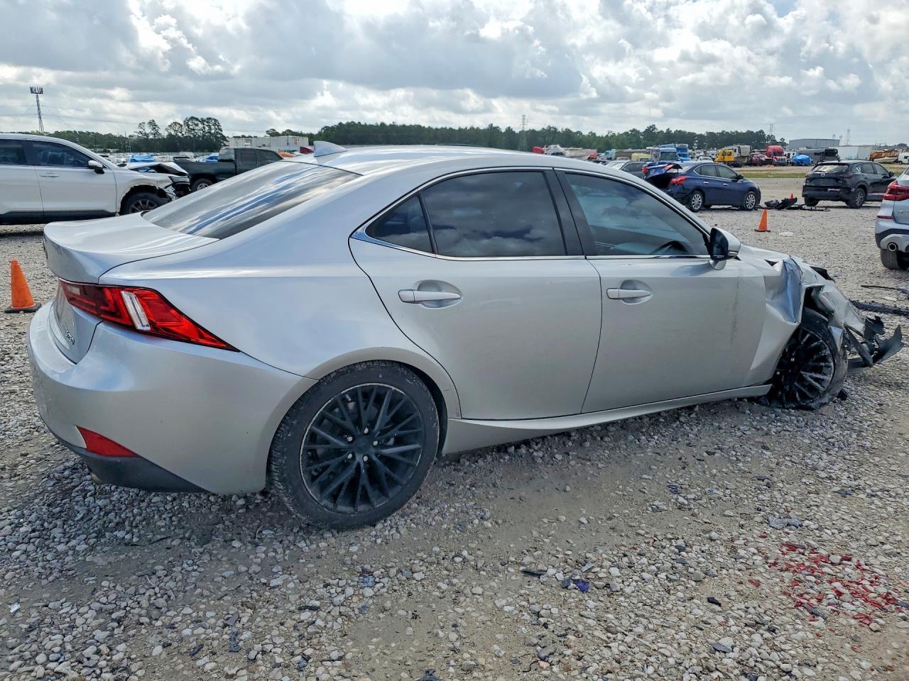 2014 Lexus Is 250 - Image 3