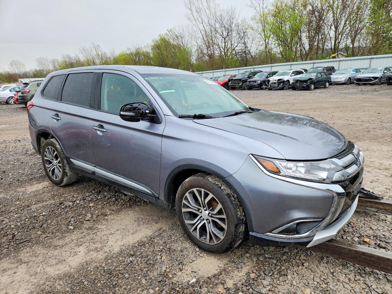2017 Mitsubishi Outlander Se - Фото 4
