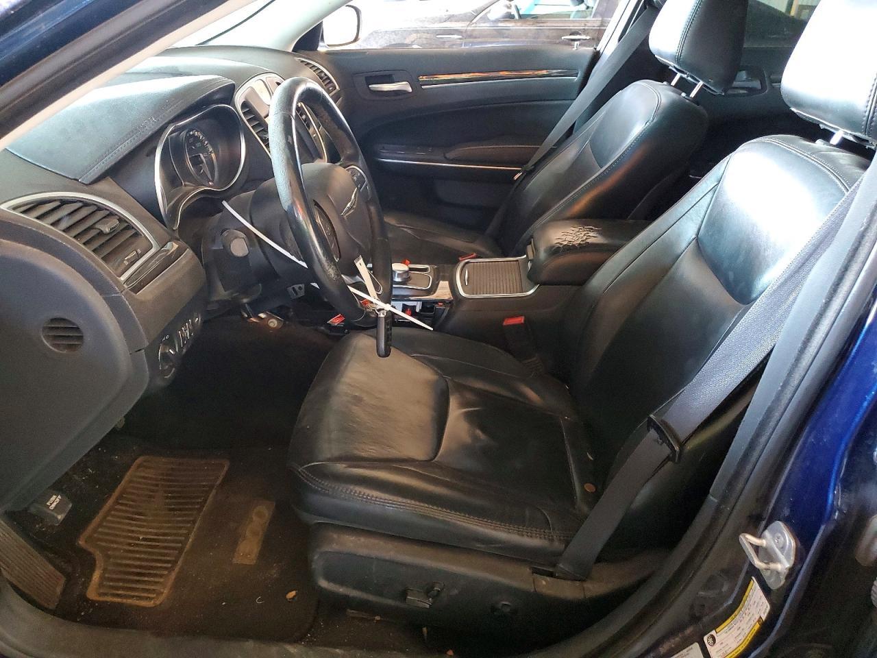 2016 Chrysler 300 Limited - Image 7