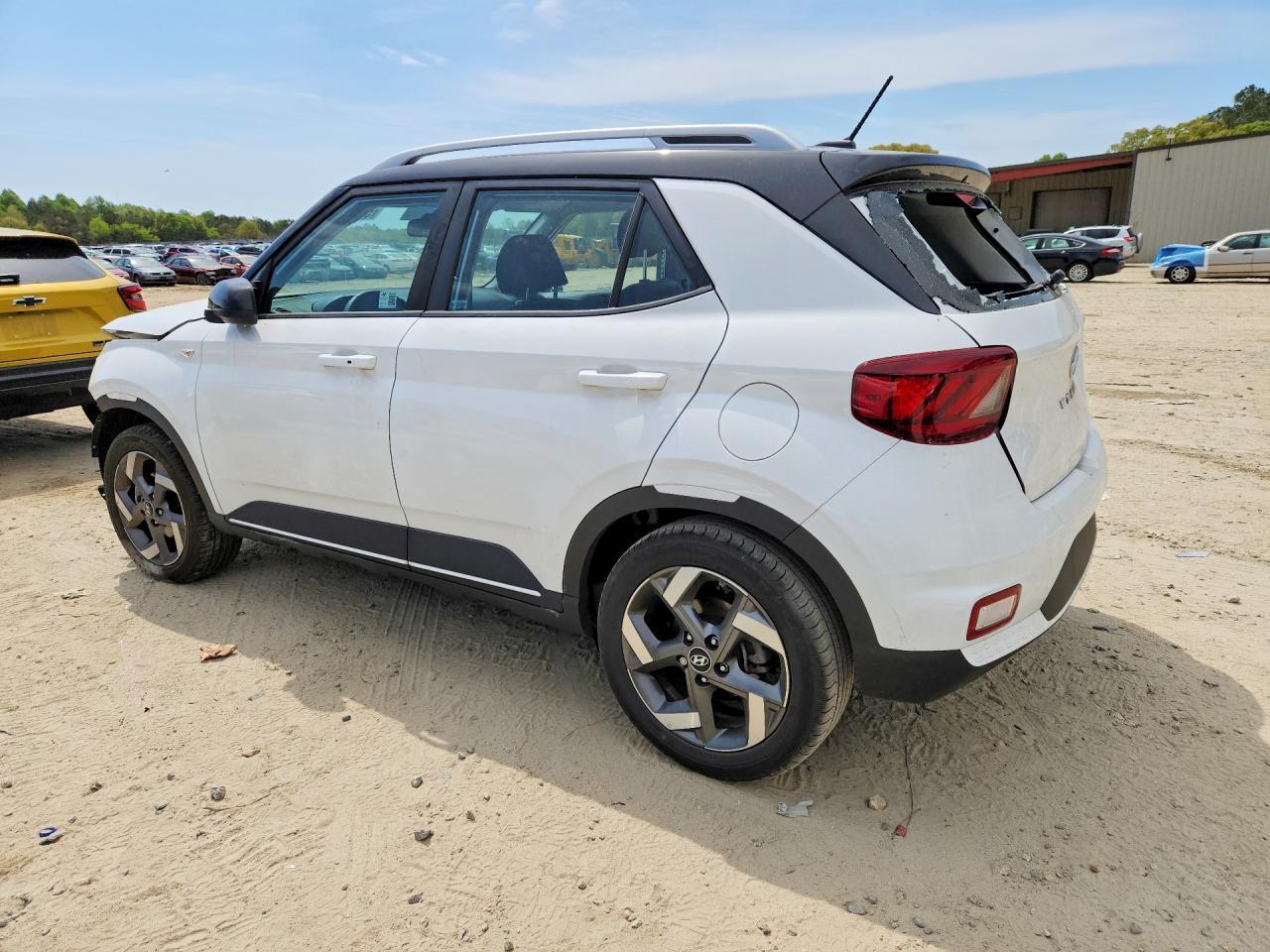 2025 Hyundai Venue Limited - Фото 2