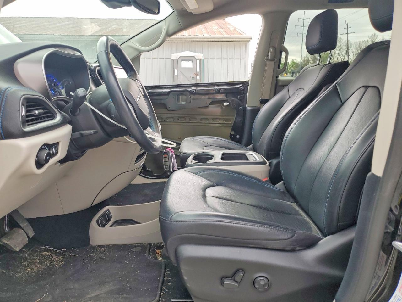 2021 Chrysler Pacifica Touring L - Image 7