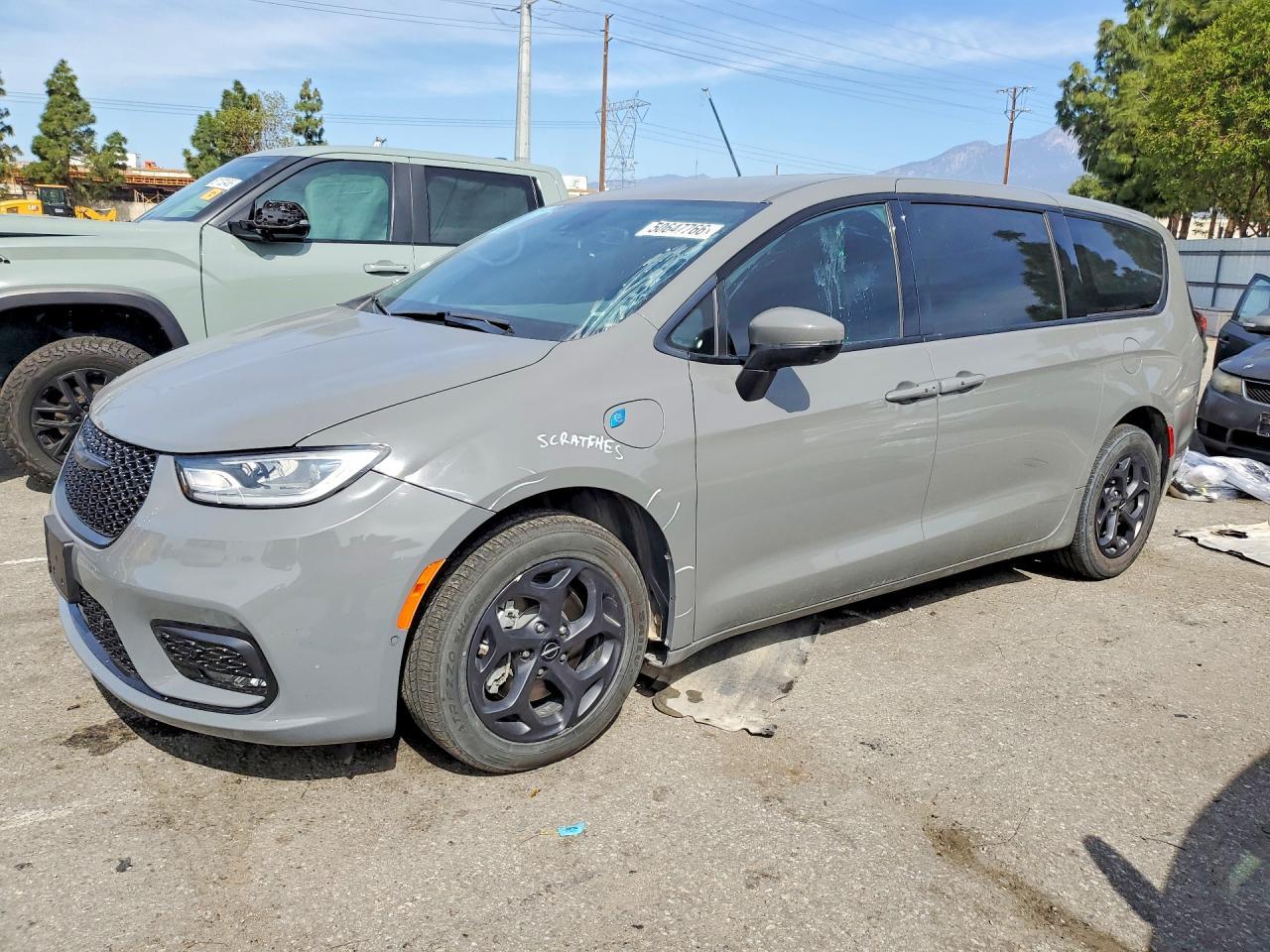 2023 Chrysler Pacifica Hybrid Touring L