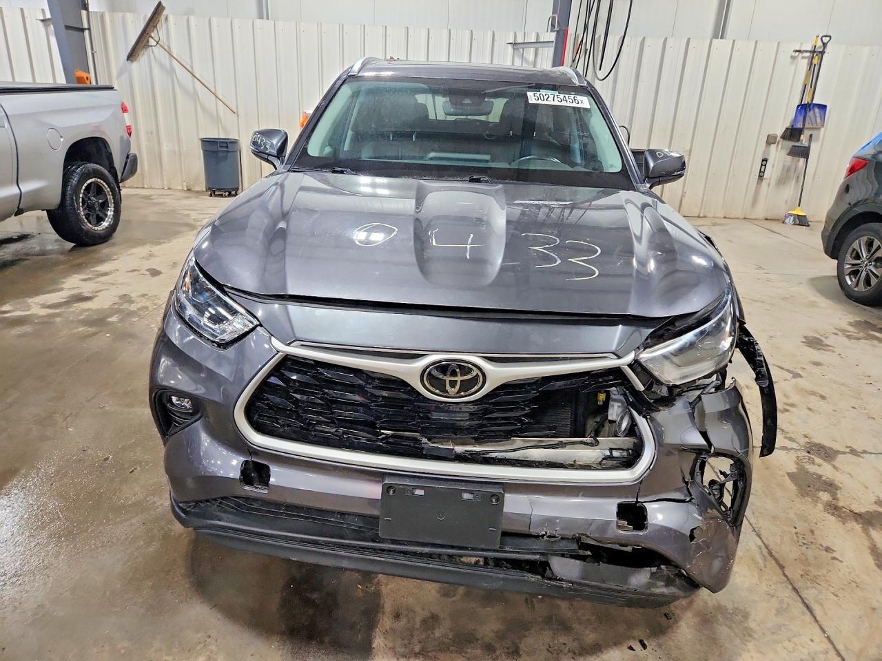 2021 Toyota Highlander Xle - Image 5