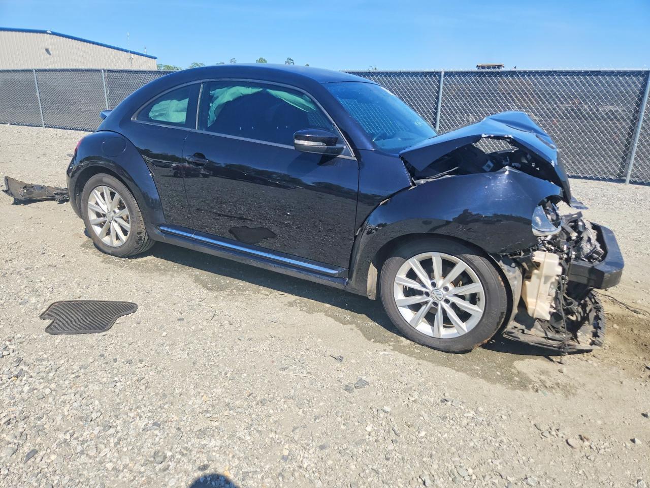 2018 Volkswagen Beetle S - Фото 4