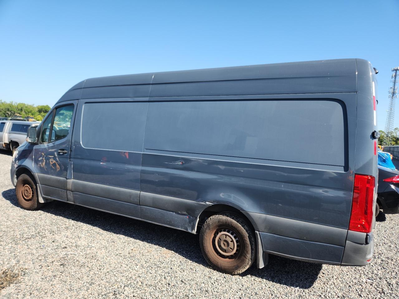 2019 Mercedes Benz Sprinter 2500 Delivery Van - Фото 2