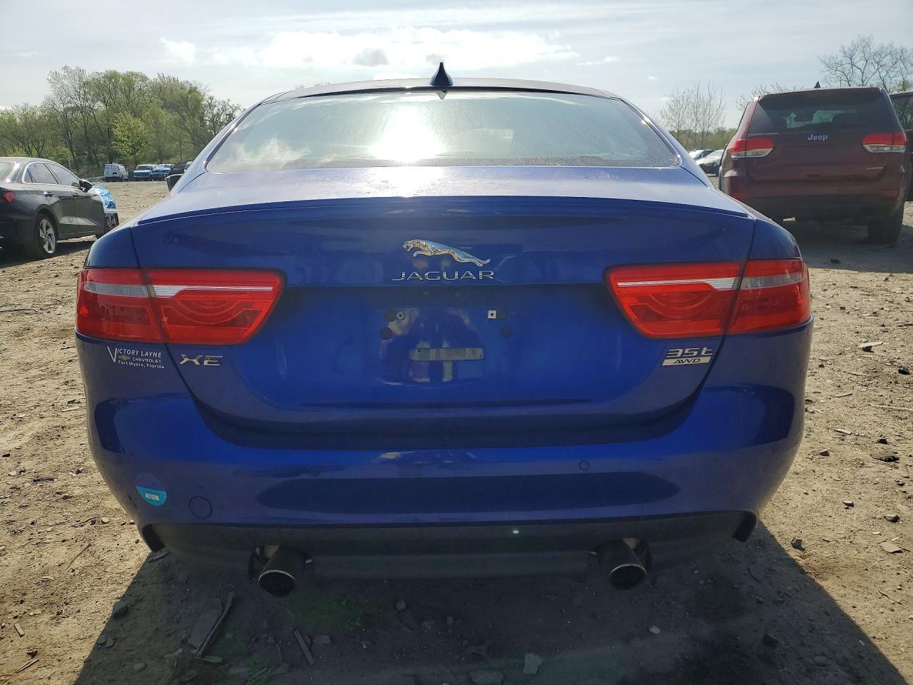 2017 Jaguar Xe R - Sport - Фото 6