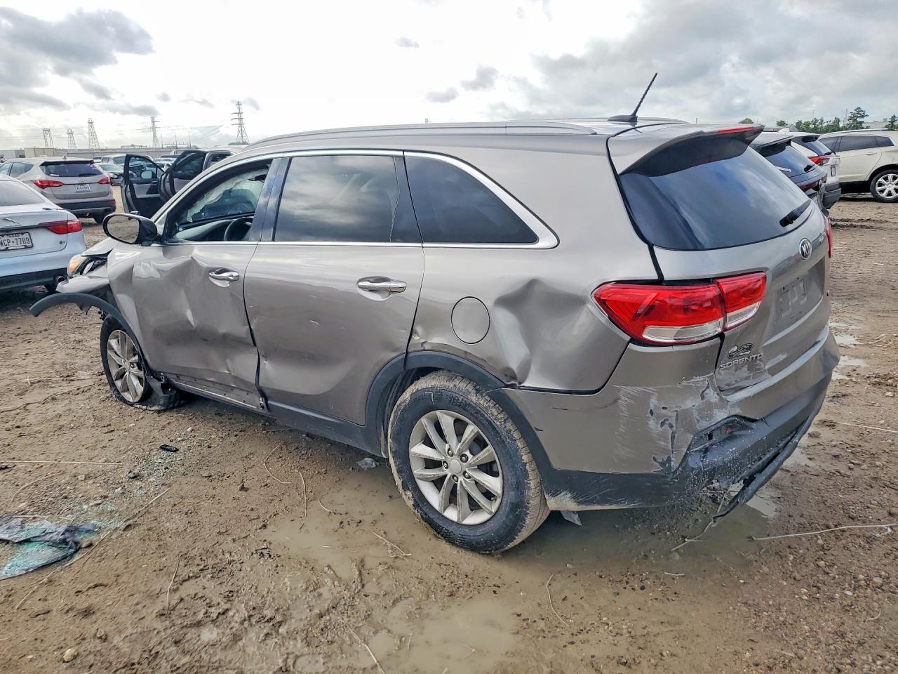 2017 Kia Sorento Lx V6 - Image 2