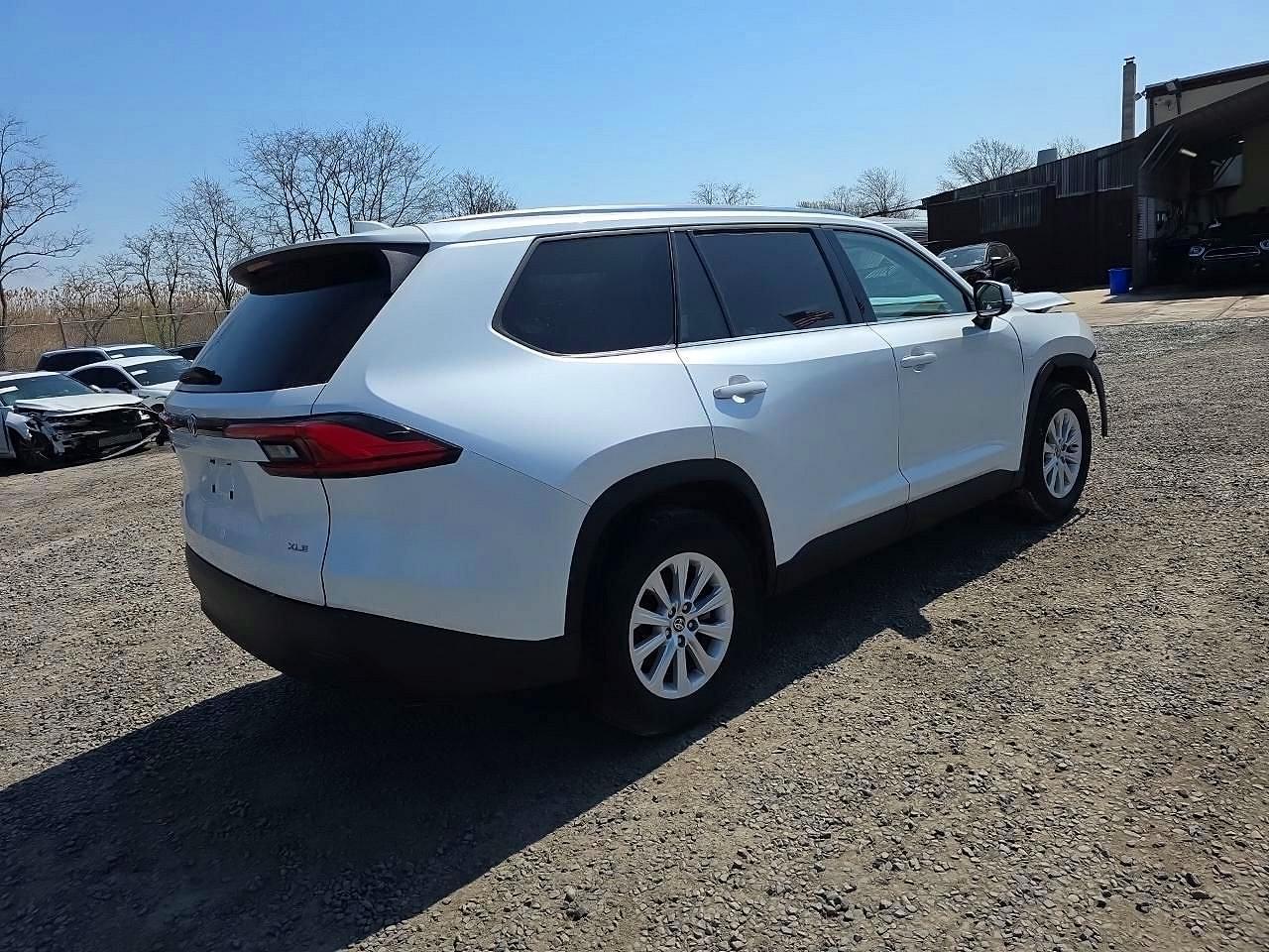 2024 Toyota Grand Highlander Xle - Image 4