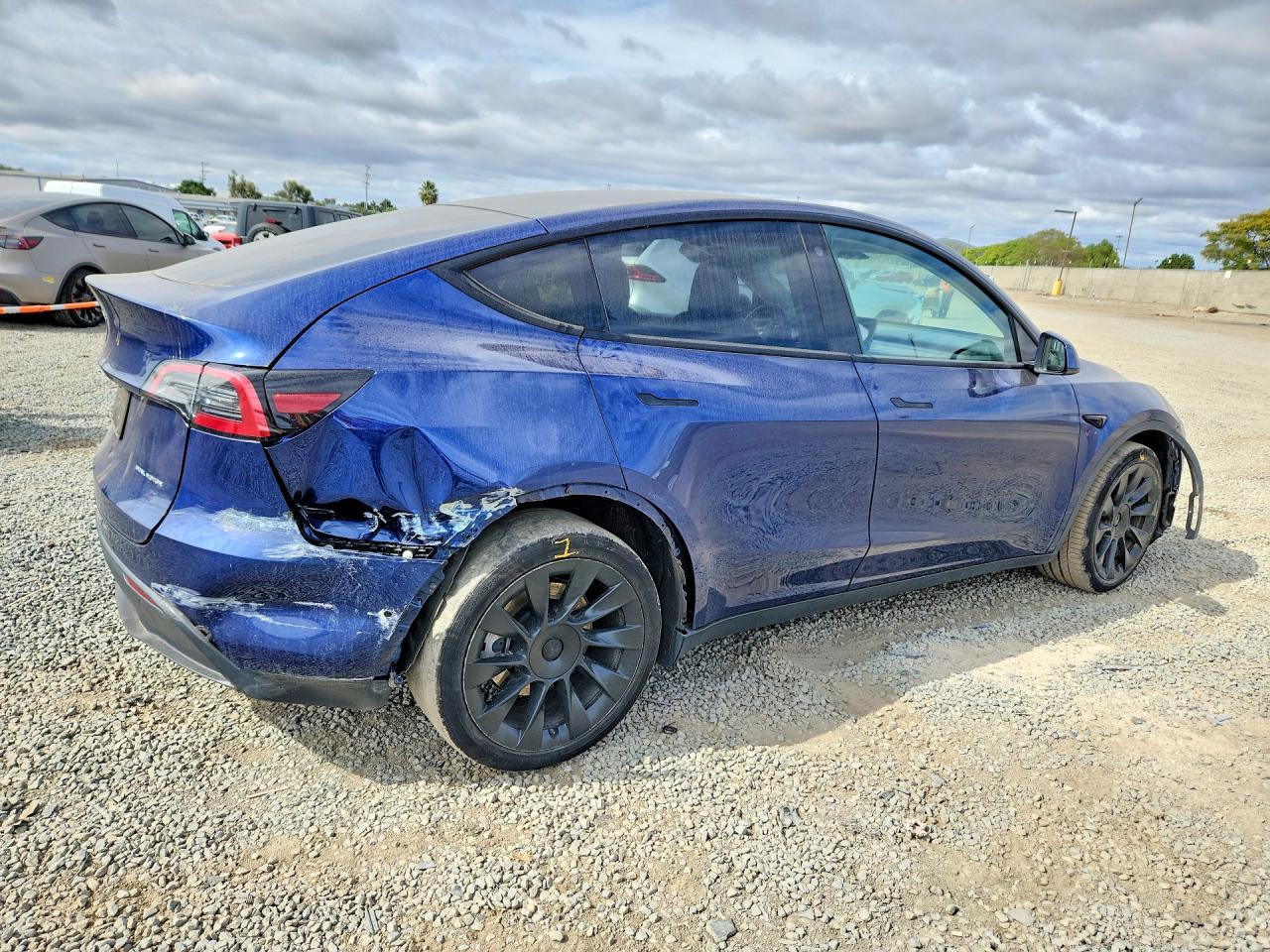 2022 Tesla Model Y - Image 3