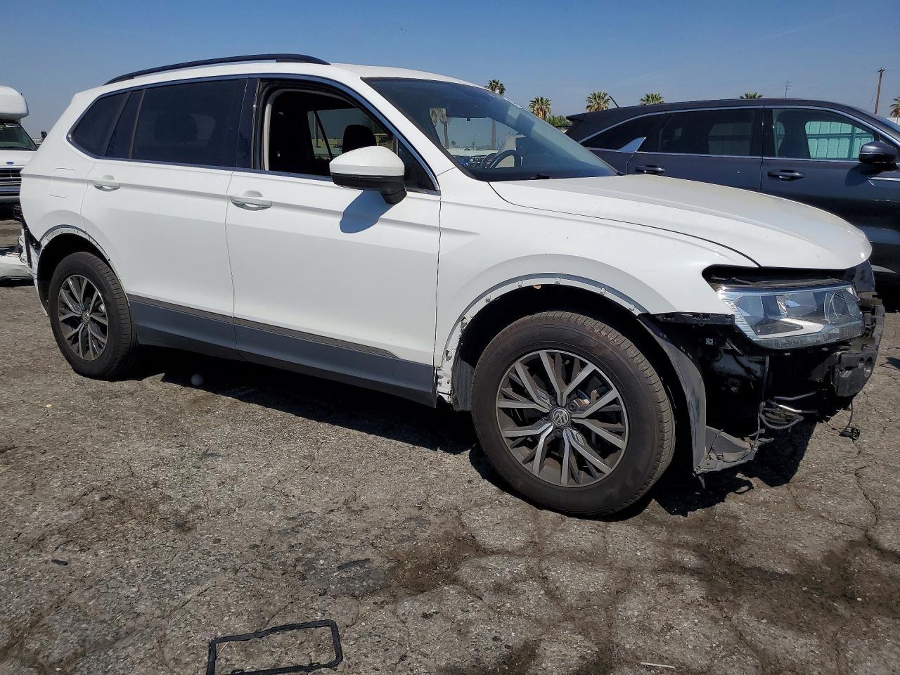 2020 Volkswagen Tiguan Se - Фото 4