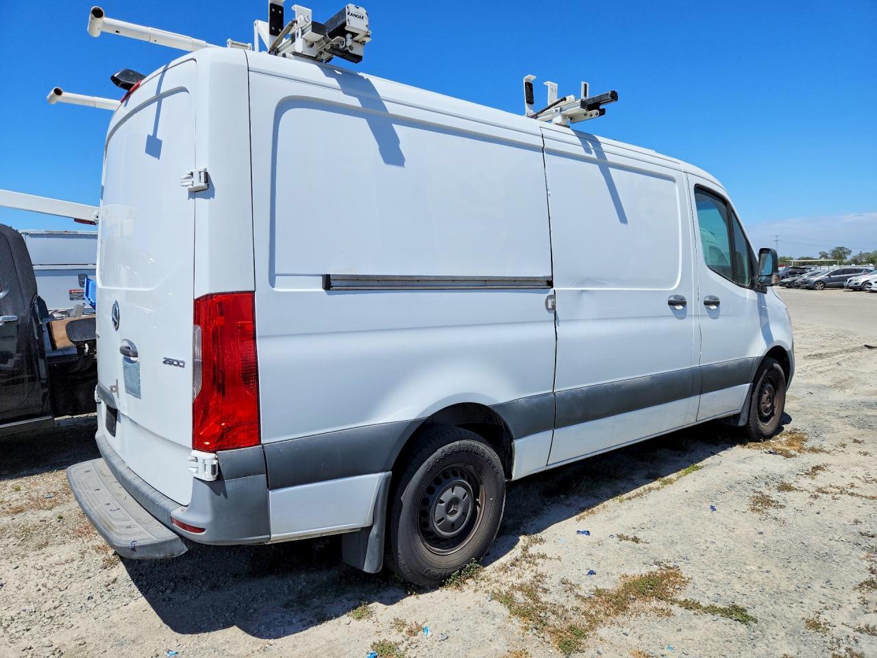 2021 Mercedes Benz Sprinter 2500 Utility / Service Van - Image 3