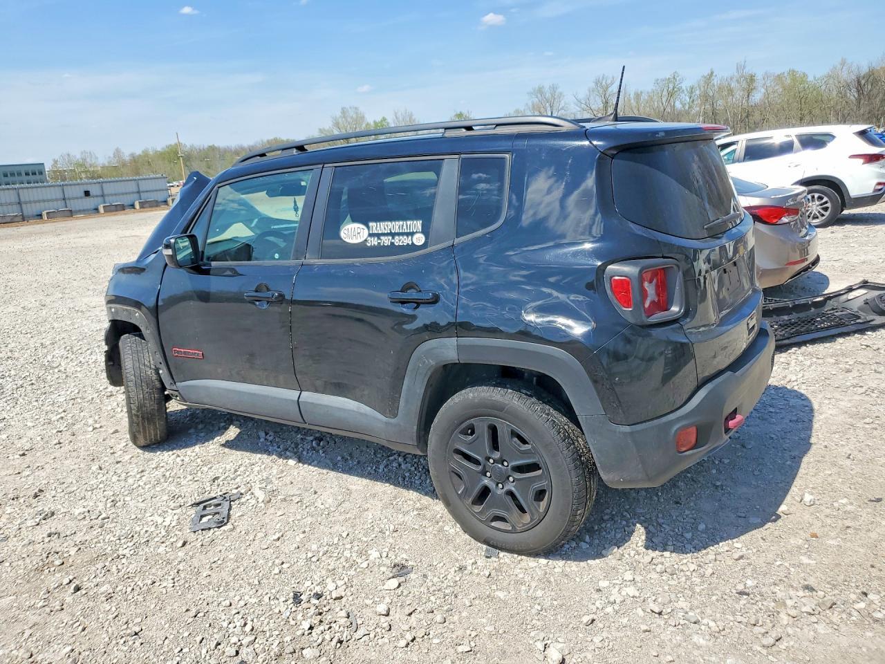 2018 Jeep Renegade Trailhawk - Image 2