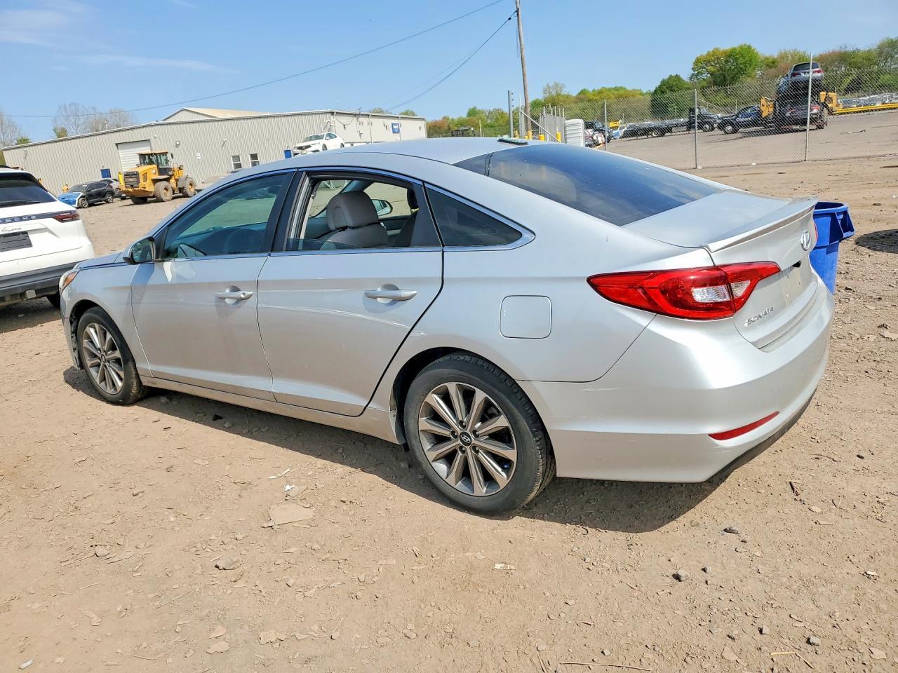 2017 Hyundai Sonata Se - Image 2