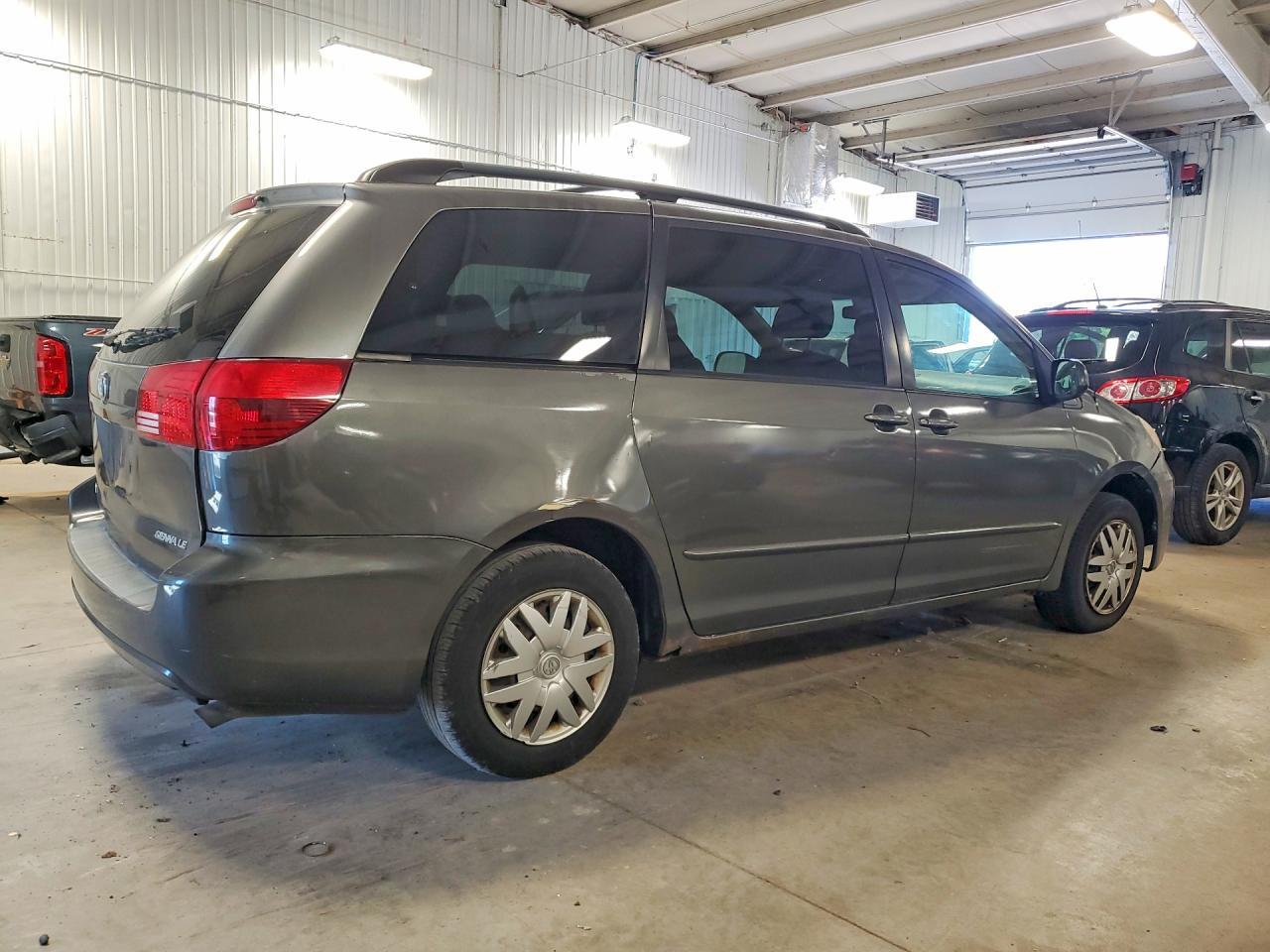 2005 Toyota Sienna Le 8 Passenger - Фото 3