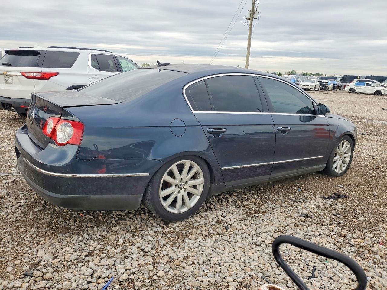 2006 Volkswagen Passat 2.0T Luxury - Фото 3