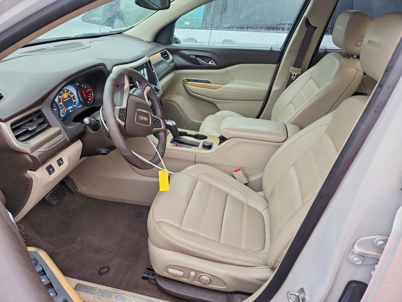 2017 GMC Acadia Denali - Фото 7