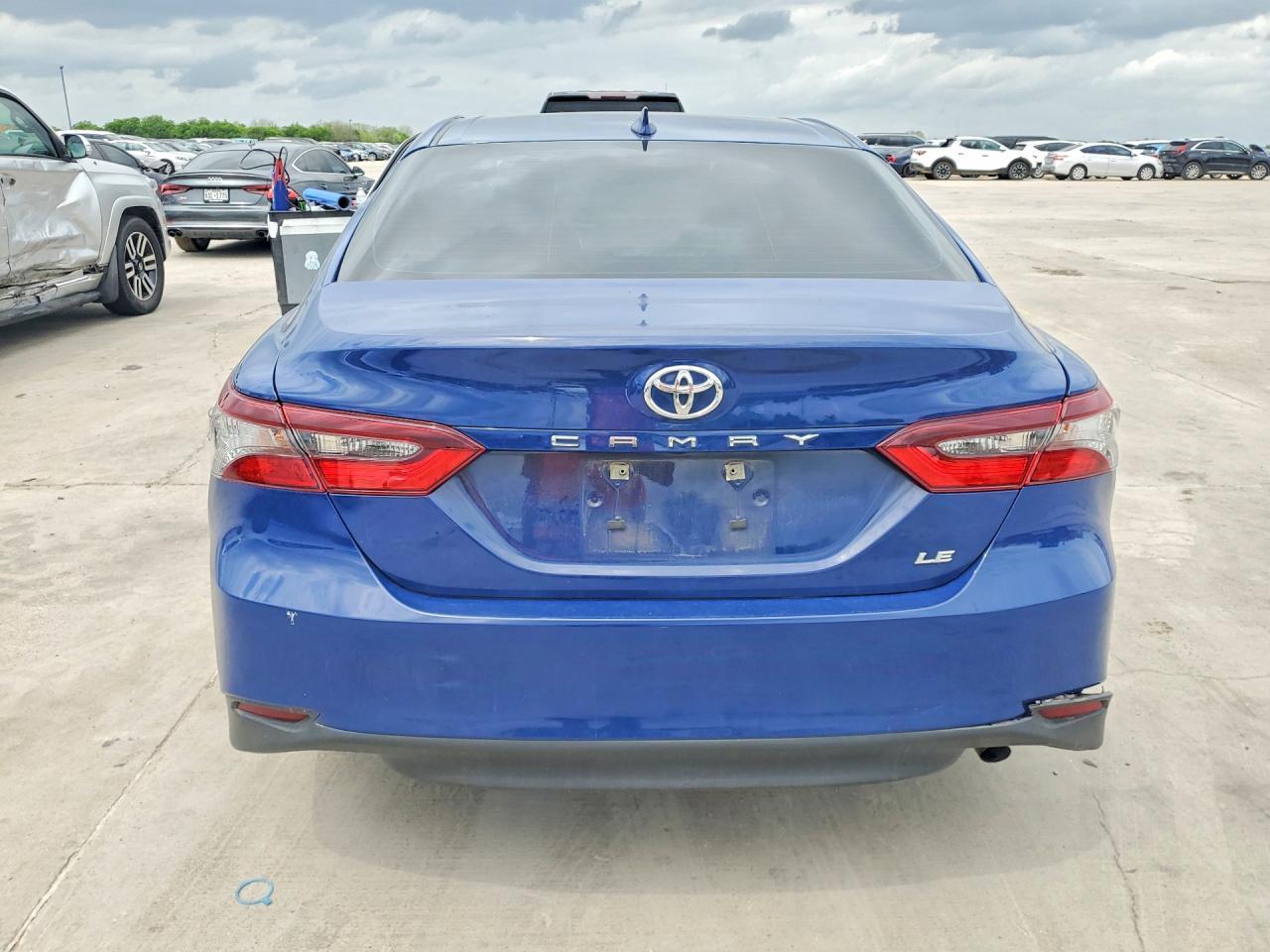 2023 Toyota Camry Le - Фото 6