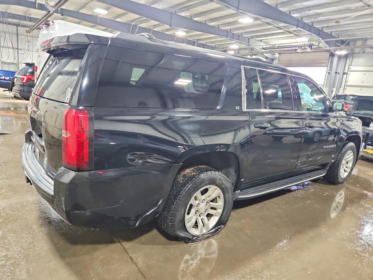 2017 Chevrolet Suburban K1500 Lt - Фото 3