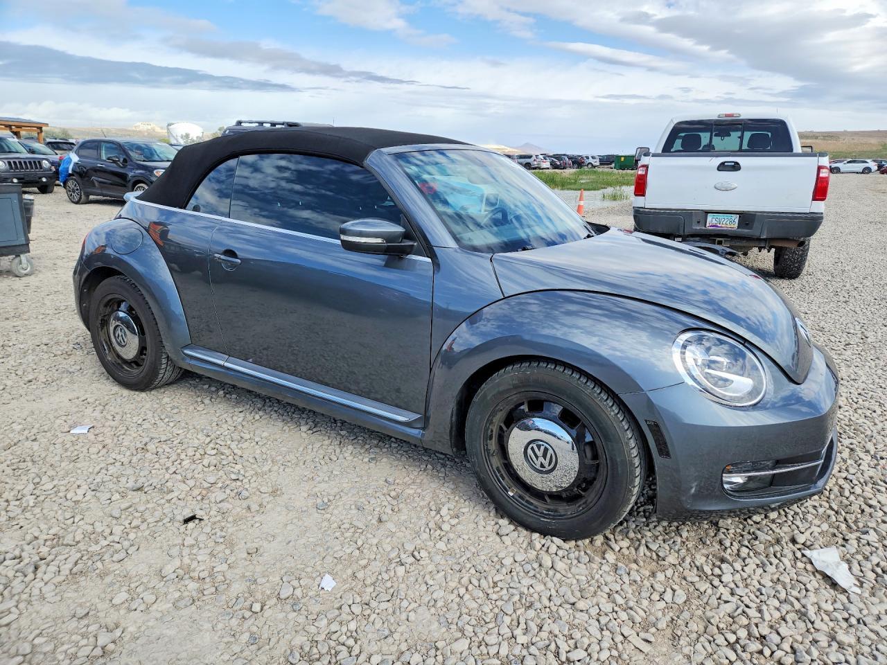 2013 Volkswagen Beetle - Фото 4