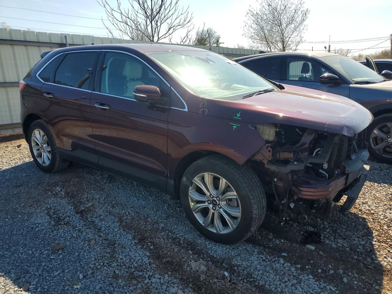 2024 Ford Edge Titanium - Image 4