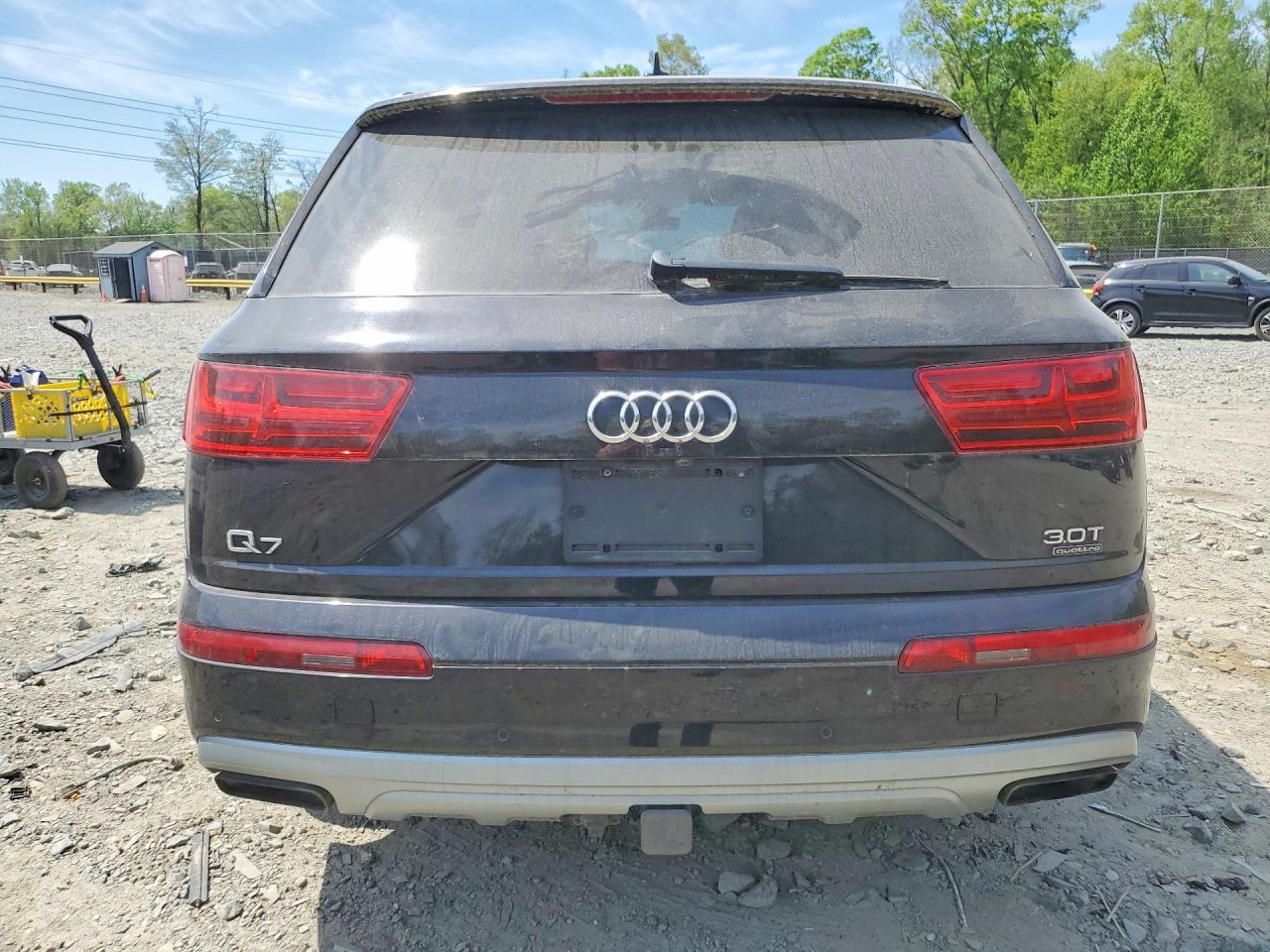 2017 Audi Q7 Premium Plus - Image 6