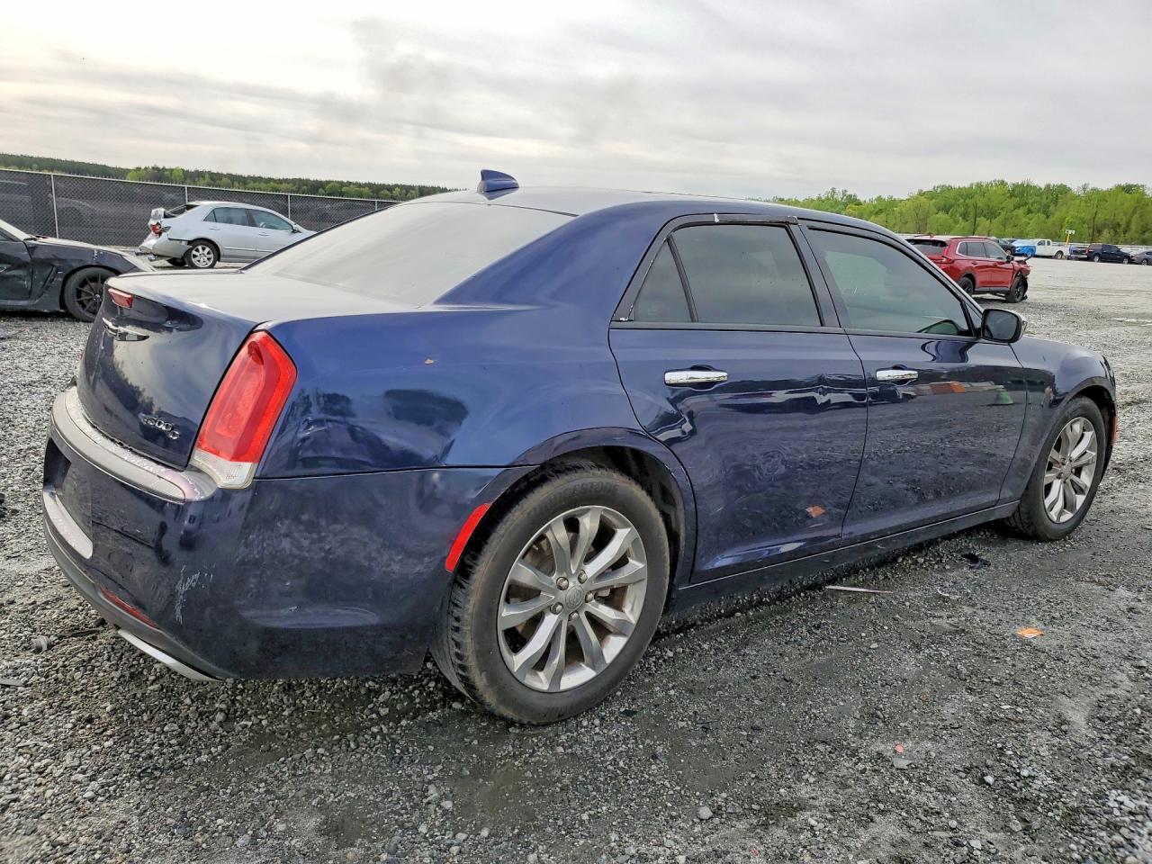 2015 Chrysler 300C - Фото 3