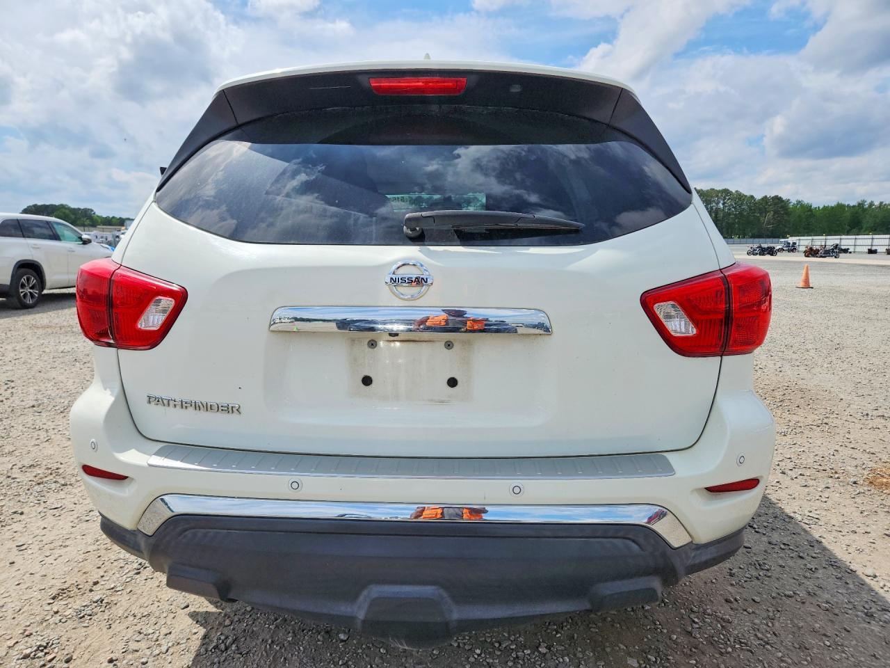 2020 Nissan Pathfinder S - Image 6