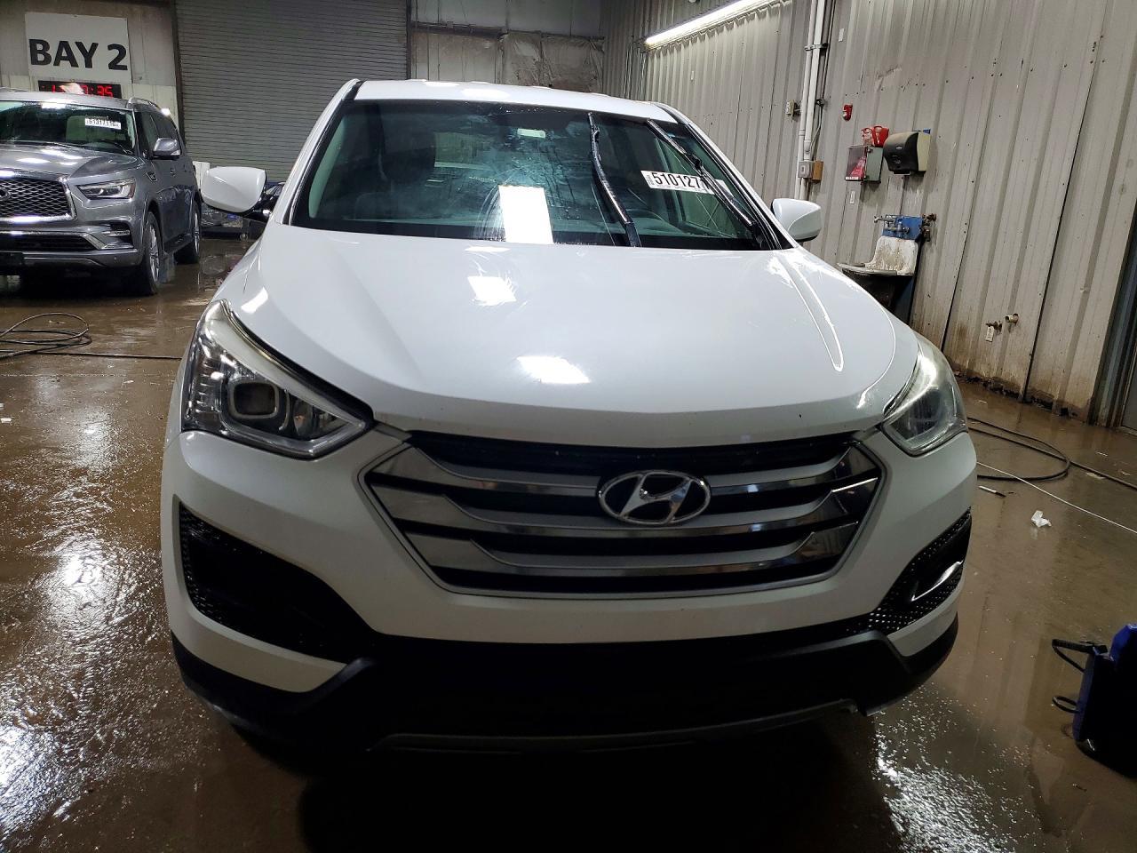 2016 Hyundai Santa Fe Sport 2.4L - Image 5
