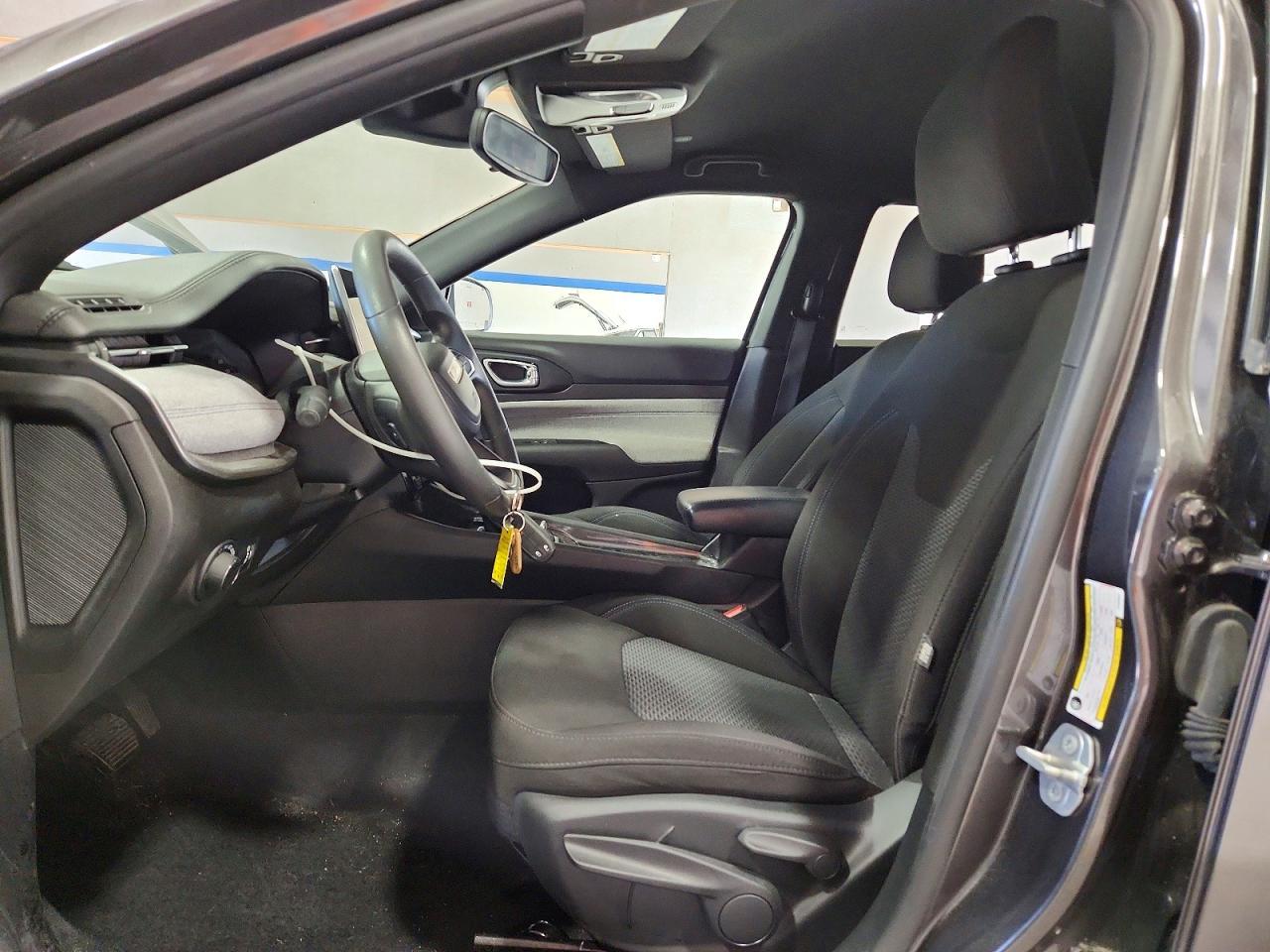 2023 Jeep Compass Sport - Image 7